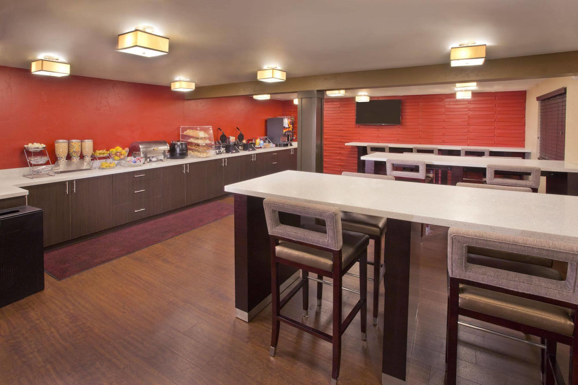 Red Lion Inn And Suites Federal Way Εξωτερικό φωτογραφία