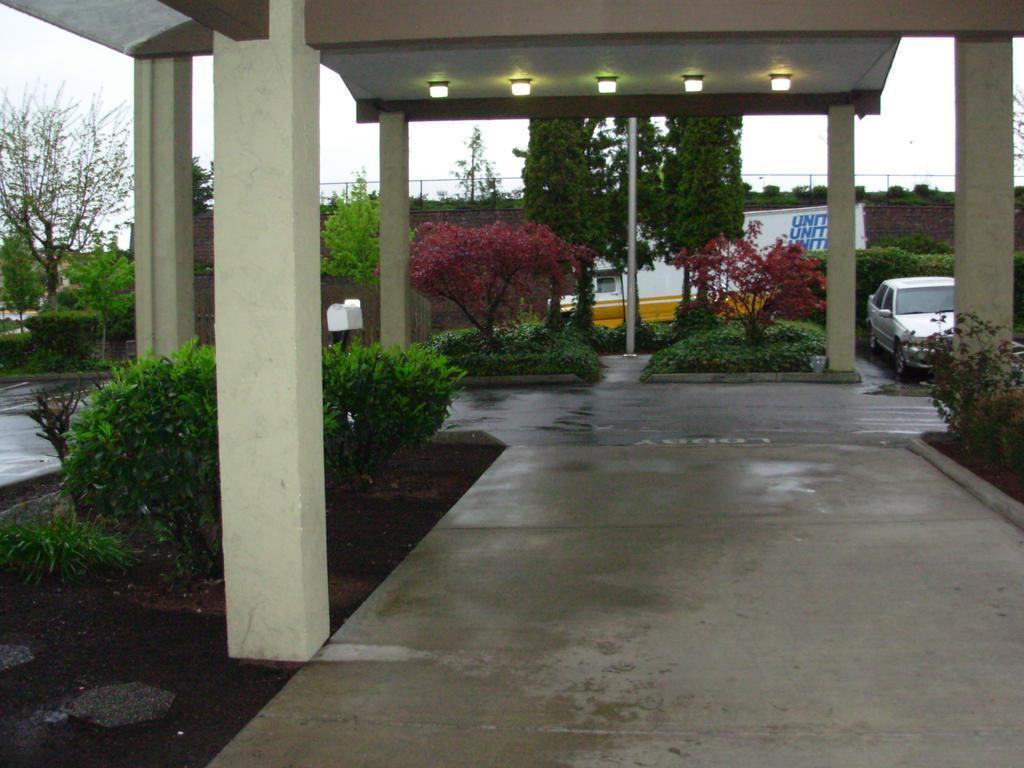 Red Lion Inn And Suites Federal Way Εξωτερικό φωτογραφία